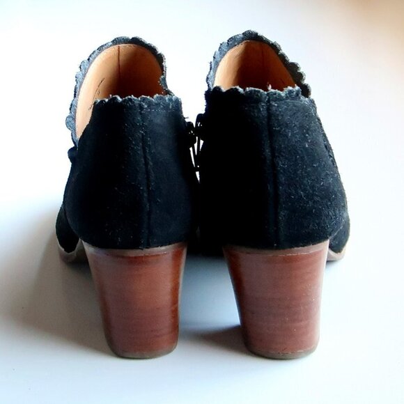 Jack Rogers Marianne Black Suede Leather Scallop Trim Ankle Boots Booties Size 8 - Picture 6 of 16